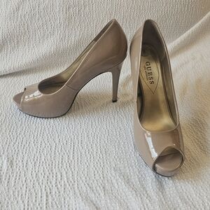 Guess Cacei Pump Light Neutral Platform Heels size 9